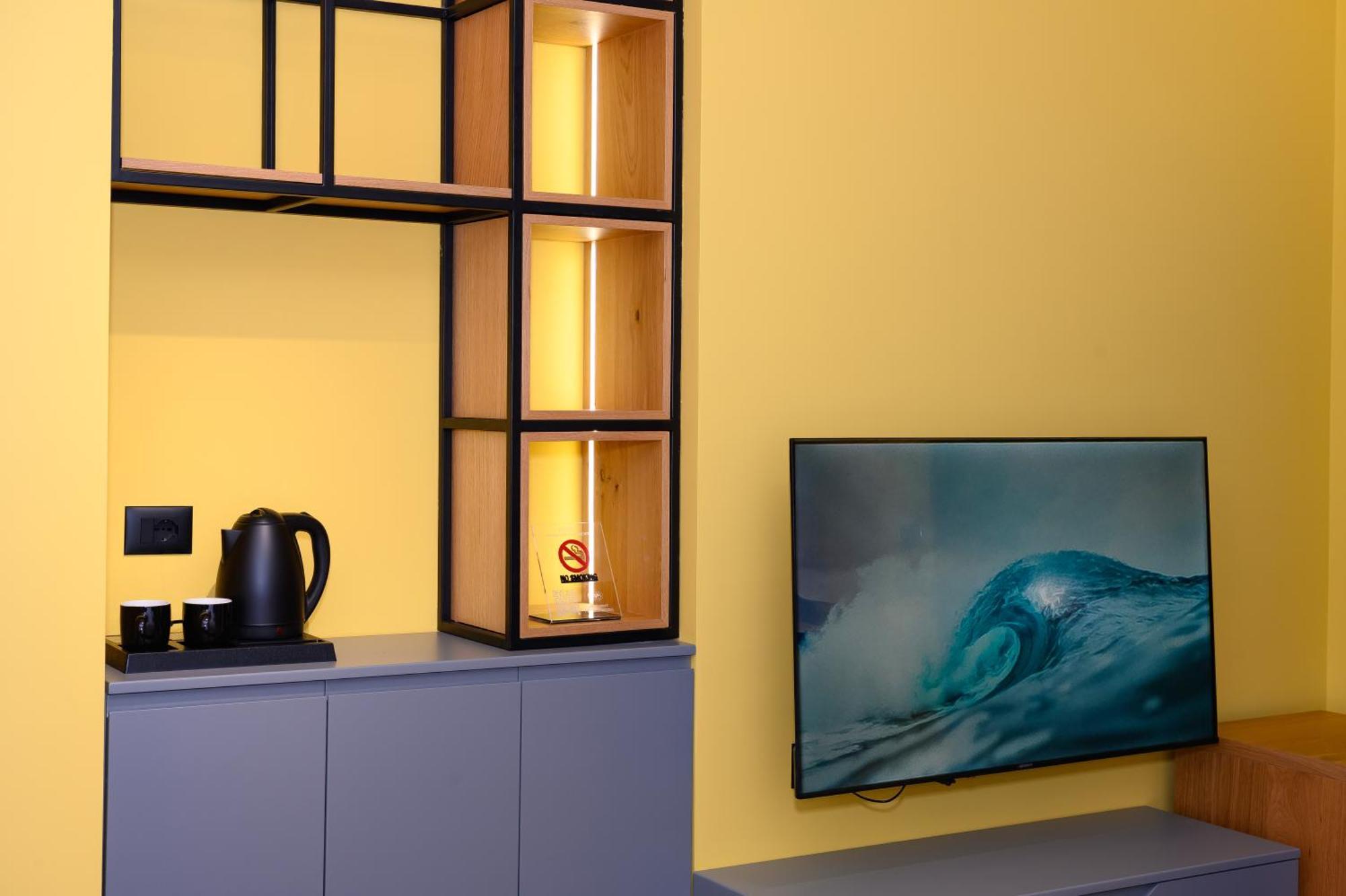 Adore Apartment *
